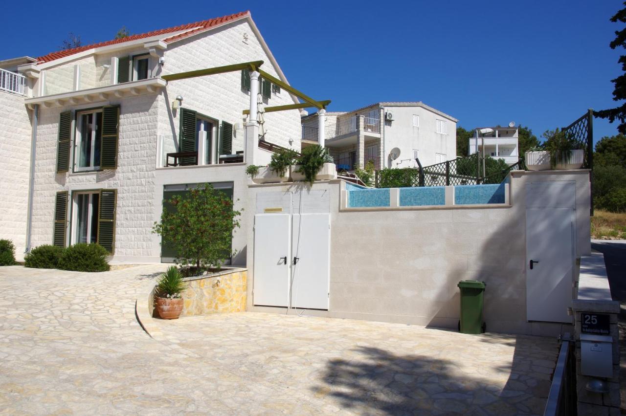 Holiday Home Nevista Sumartin Extérieur photo