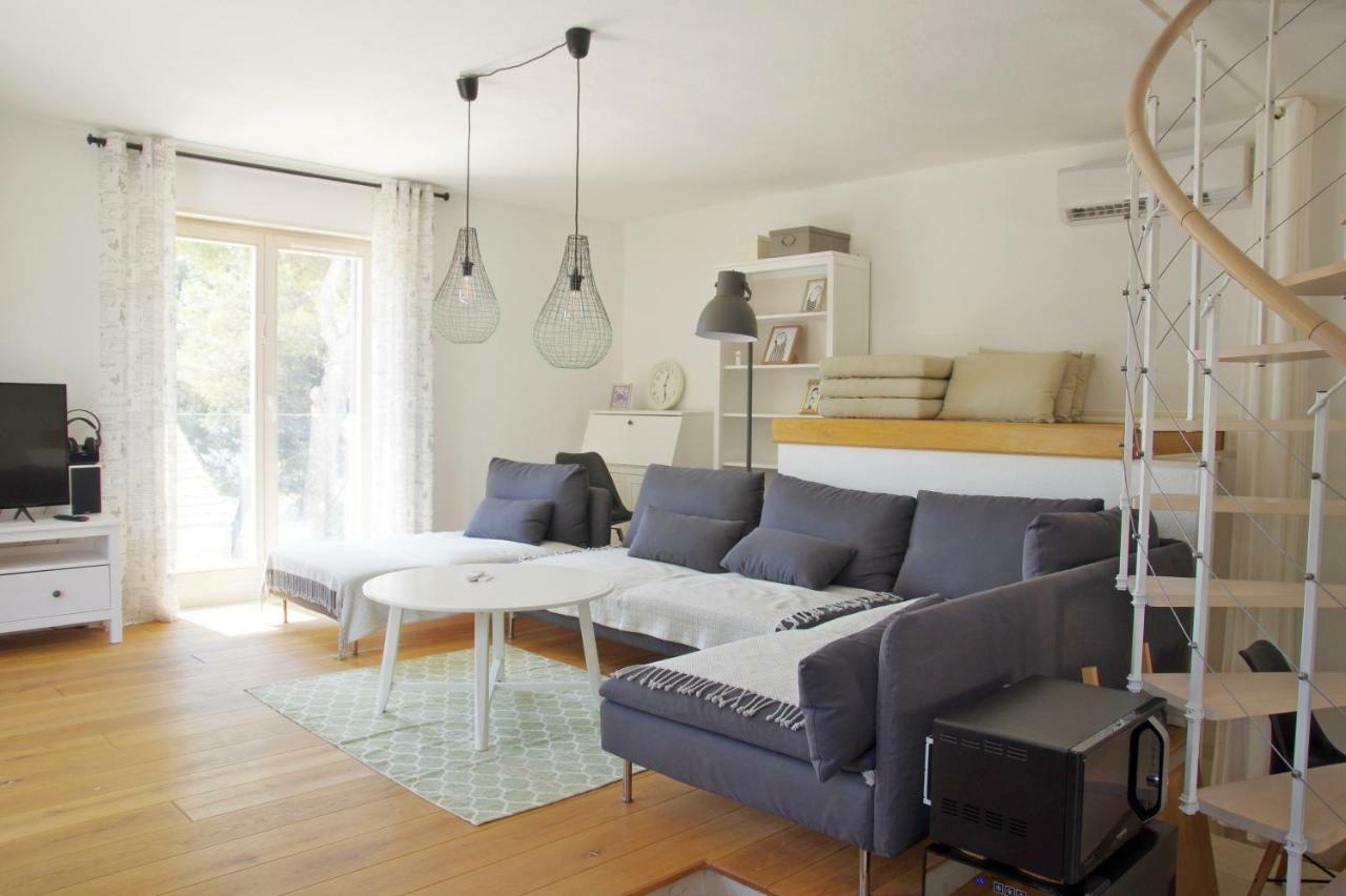 Holiday Home Nevista Sumartin Extérieur photo