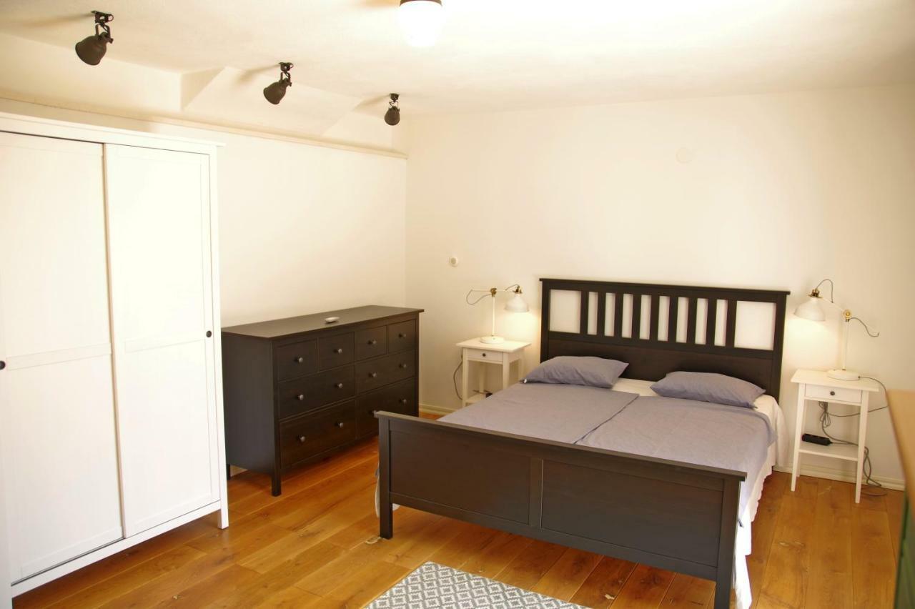 Holiday Home Nevista Sumartin Extérieur photo