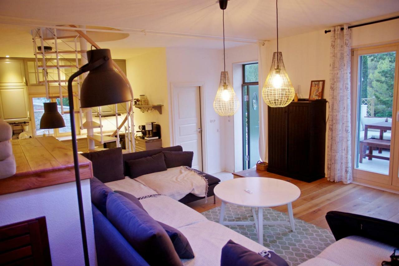 Holiday Home Nevista Sumartin Extérieur photo